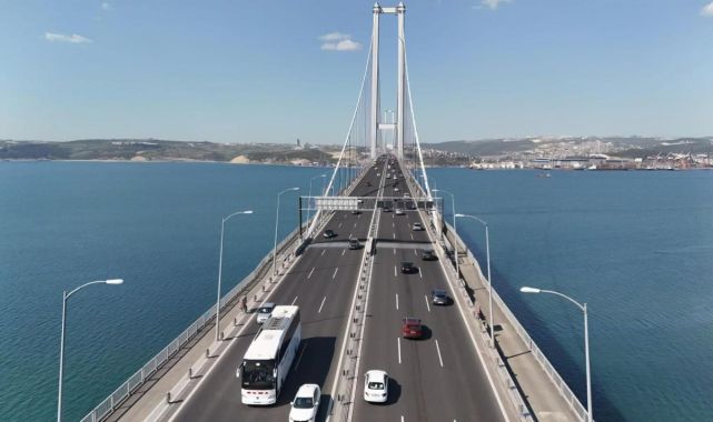 Otoyol ve köprülerden 1 milyar 80 milyon araç geçiş yaptı