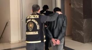 'Polisiz' yalanıyla 1,3 milyon liralık vurgun yaptılar