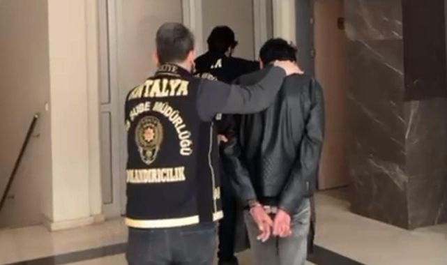 'Polisiz' yalanıyla 1,3 milyon liralık vurgun yaptılar