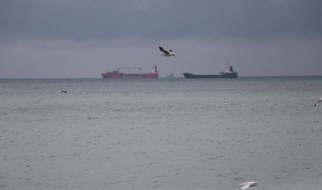 Tekirdağ'da deniz ulaşımını poyraz vurdu