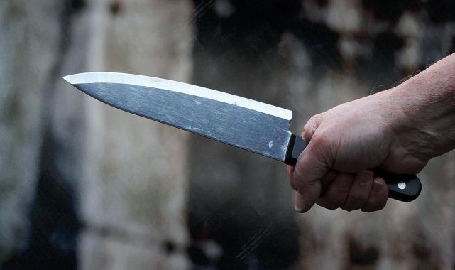 8 yaşındaki öğrencisini bıçaklayarak öldürdü