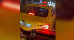 Ambulansa yol vermeyen taksi sürücüsüne ceza