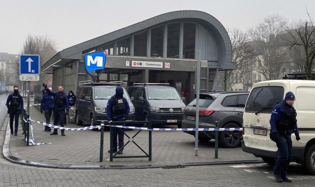 Brüksel'deki silahlı saldırı sonrası birçok metro istasyonu kapatıldı