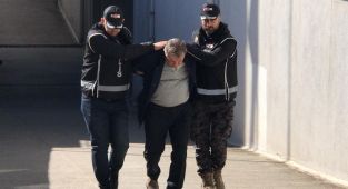 Depremde 96 kişinin öldüğü apartmanla ilgili 7 eski kamu görevlisine dava açıldı