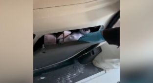 Durdurulan araçtaki gizli bölmede uyuşturucu ele geçirildi