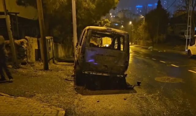 İstanbul'da yanan araç kullanılmaz hale geldi