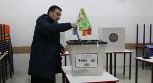 Kosova sandık başında