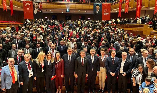 Özgür Özel İzmir'de Duyurdu: Engelliler Bakanlığı Kurulacak