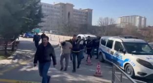 Uygulama üzerinden çağırdıkları sürücüyü darp eden 4 taksi şoförü tutuklandı