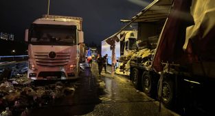 Anadolu Otoyolu'nda zincirleme trafik kazası: İstanbul yönü trafiğe kapandı