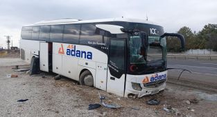 Ankara'da yolcu otobüsü bariyere çarptı: 16 yaralı