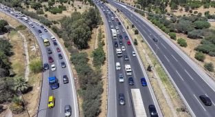 Ankaraİ zmir kara yolu kamyon, tır ve tanker geçişine kapatıldı