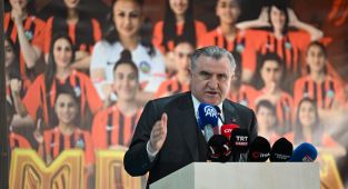 Bakan Bak: Ülkemiz, Avrupa'nın en modern stadyumlarına sahip