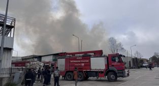 Bursa'da geri dönüşüm tesisinde yangın