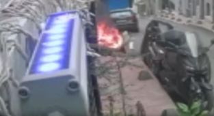 Çöpe yanıcı madde attı, alevler 2 binaya sıçradı