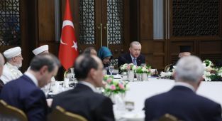 Cumhurbaşkanı Erdoğan: Toplumsal gerilimleri ülkemize taşımak isteyenlere fırsat vermeyeceğiz