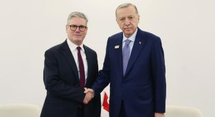Cumhurbaşkanı Erdoğan: Türkiye, Rusya ile Ukrayna arasındaki savaşın sona ermesi için gayret gösteriyor