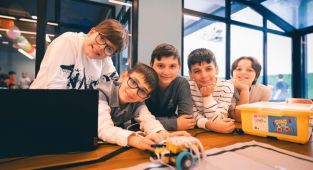 DENEYAP öğrencileri Robotik ve Kodlama Proje Şenliği'nde yarıştı