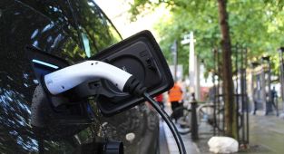 Elektrikli araçlar için yüksek hızlı şarj istasyonu artırılacak
