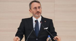 Fahrettin Altun: Cumhurbaşkanımızın hukukunu koruyacağız