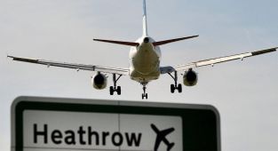 Heathrow Havalimanı'nda elektrik kesintisi sonrası uçuşlar yeniden başladı