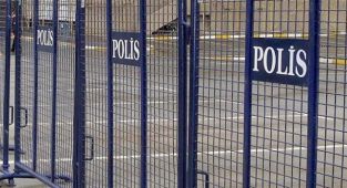 İzmir'de toplantı, gösteri ve basın açıklaması yasağı uzatıldı