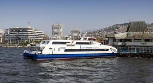 İzmir'de vapur seferlerine rüzgar engeli