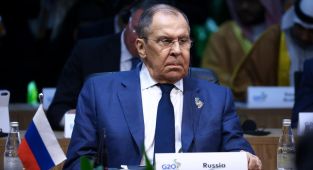Lavrov: Avrupa'nın Ukrayna'da asker bulundurması NATO'nun savaşa doğrudan katılması demektir