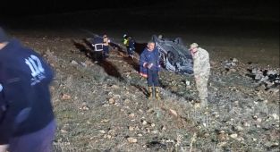 Mardin'de otomobil şarampole devrildi: 2 ölü