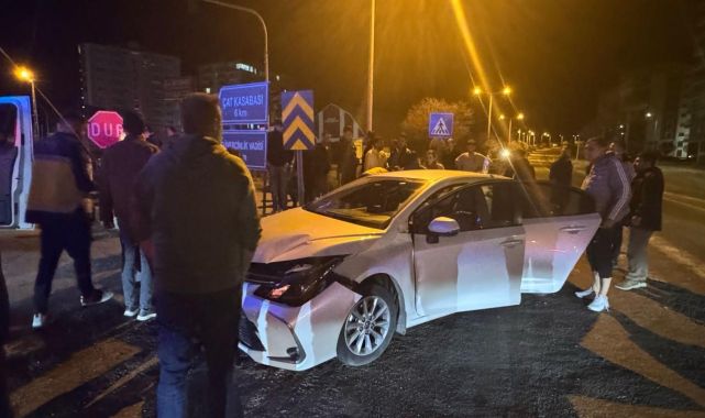 Nevşehir'de iki otomobilin çarpıştığı kazada 4 kişi yaralandı