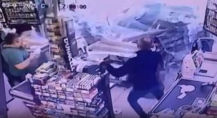 Ordu'da otomobil markete daldı