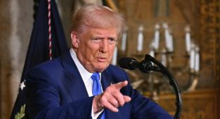 Trump duyurdu: Kanada ve Meksika'dan ithalata yüzde 25 gümrük vergisi yarın başlıyor