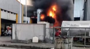 Tuzla'da fabrika yangını