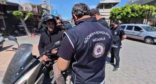 29 göçmen kaçakçısı ve 723 düzensiz göçmen yakalandı