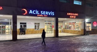 53 öğrenci yemekten zehirlendi