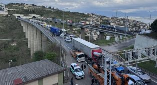 Anadolu Otoyolu'nda zincirleme trafik kazası: 8 yaralı