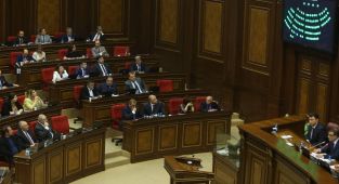 Ermenistan'da, ülkenin AB'ye katılımıyla ilgili yasa onaylandı