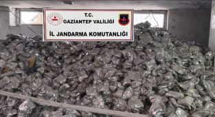 Gaziantep'te 11 tona yakın sahte bebek maması ele geçirildi