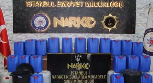 İstanbul'da zehir tacirlerine operasyon: 801,5 kg metamfetamin ele geçirildi, 2 gözaltı