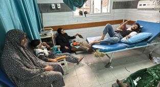 Katil İsrail'in saldırıları altındaki Gazze'de 52 tane yoğun bakım yatağı kaldı