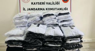 Kayseri'de 320 bin lira değerinde sahte tişört ele geçirildi