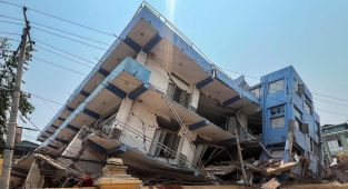 Myanmar'daki depremlerde can kaybı 3 bin 471'e yükseldi