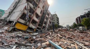 Myanmar'daki depremlerde can kaybı 3 bini geçti
