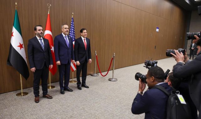 Antalya'da Türkiye ABD Suriye üçlü görüşmesi