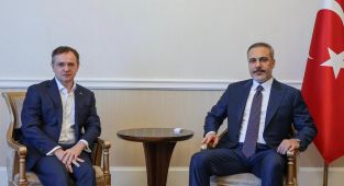 Bakan Fidan, Rusya Devlet Başkanı Putinin Müşaviri Medinskiy ile Moskova'da görüştü