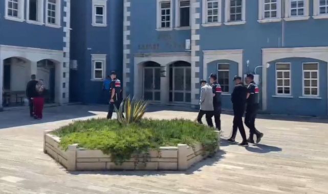 'Emniyet müdürüyüm' yalanıyla yaşlı kadını 5,4 milyon lira dolandırdılar