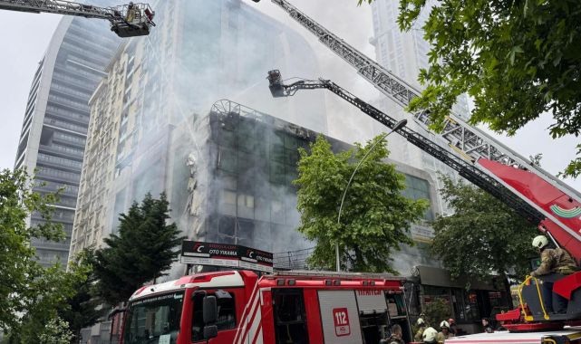 Esenyurt'ta bir binada yangın çıktı
