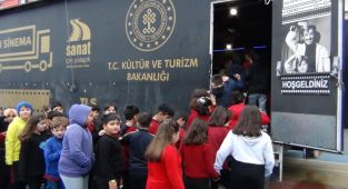 Gezen Sinema tırı, 7 yılda 358 ilçeye ulaştı