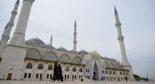 İstanbul'un silüetinde yer edinen Büyük Çamlıca Cami 6 yaşında