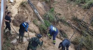Kolombiya'yı sel ve toprak kayması vurdu: 5 ölü